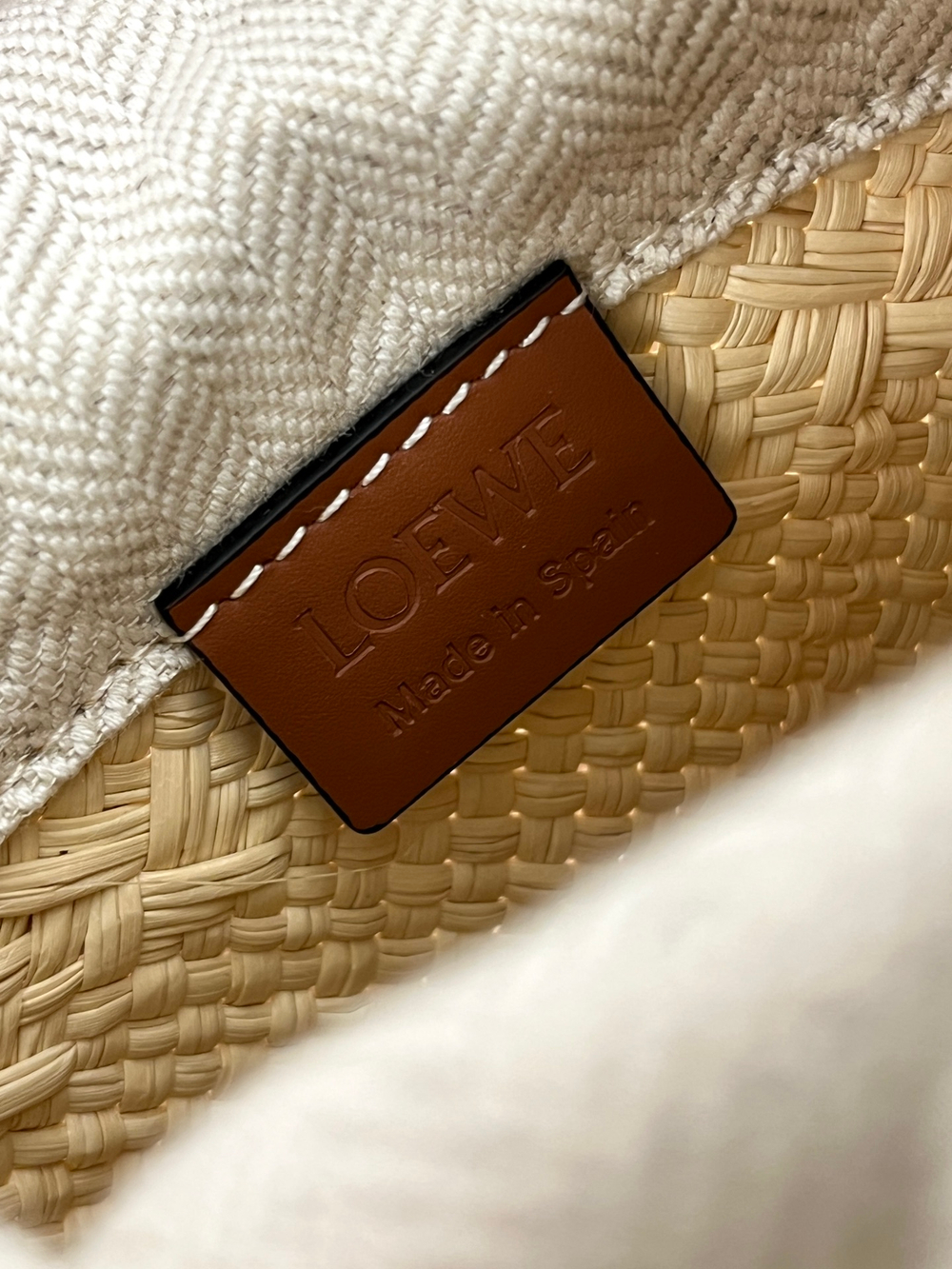 Сумка для телефона Raffia Phone Bag, натуральный оттенок с коричневой отделкой — фото 7