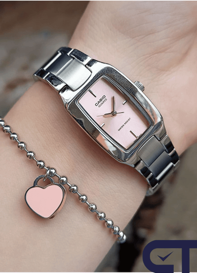 Casio LTP-1165A-4C — женские классические часы на стальном браслете