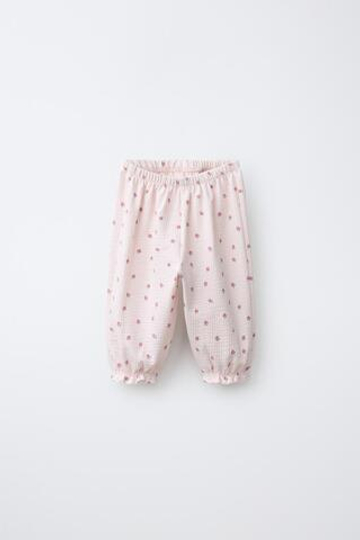 ZARA ФАКТУРНЫЕ БРЮКИ С ЦВЕТОЧНЫМ ПРИНТОМ, РОЗОВЫЙ/БЕЛЫЙ
