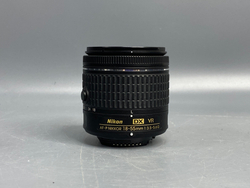 Nikon D5300 kit 18-55mm 3.5-5.6G VR 2.600 Кадров