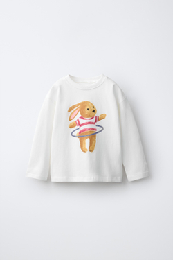 ZARA ФУТБОЛКА С ПРИНТОМ С ЖИВОТНЫМИ, ЦВЕТ ВЫБЕЛЕНОГО ЛЬНА