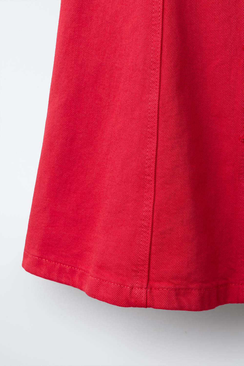 ZARA ДЖИНСОВОЕ ПЛАТЬЕ НА КНОПКАХ, КРАСНЫЙ