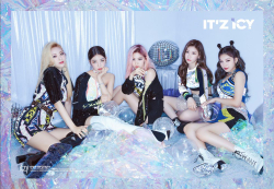 Альбом ITZY - It'z Icy Album RANDOM Version