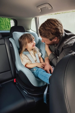 Автокресло 0+/1 Britax Roemer DUALFIX PRO M Classic Deep Black 2000040888, до 18 кг, (61 до 105 см), серый