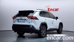 Toyota RAV4 2.5 2WD Hybrid XLE — 2025