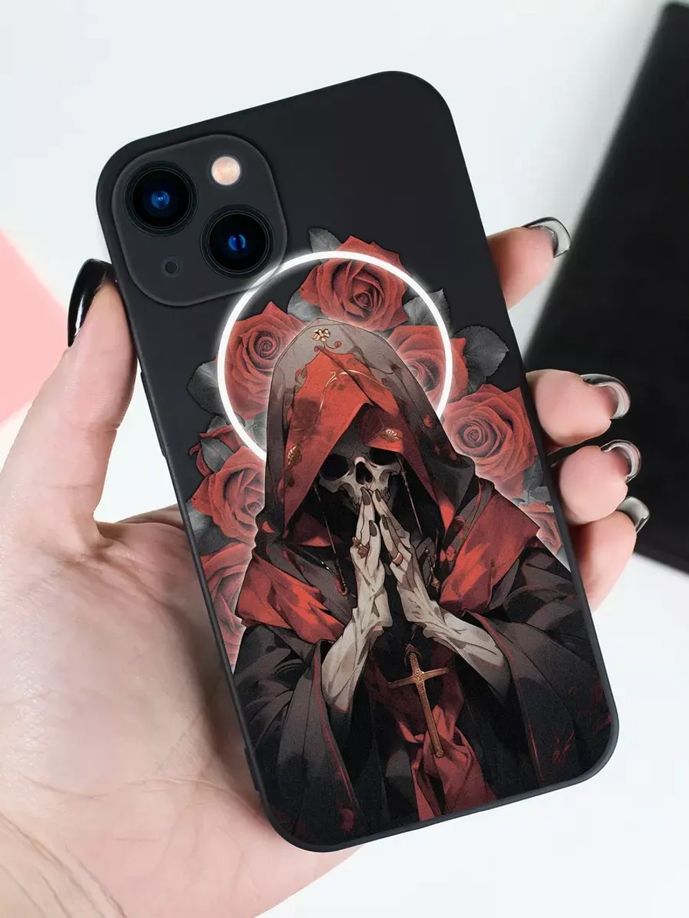 Чехол на iPhone 13 с принтом