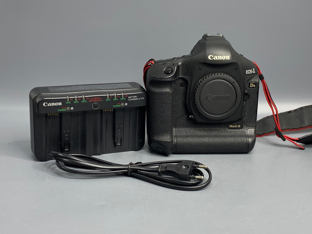 Canon EOS-1 Ds Mark III