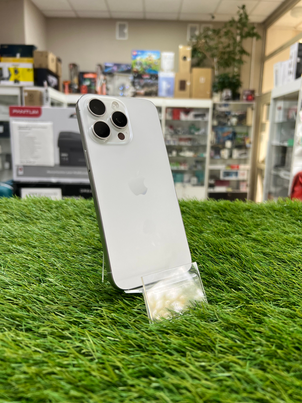 Б/у IPhone 15 Pro Max 256Gb White Titanium