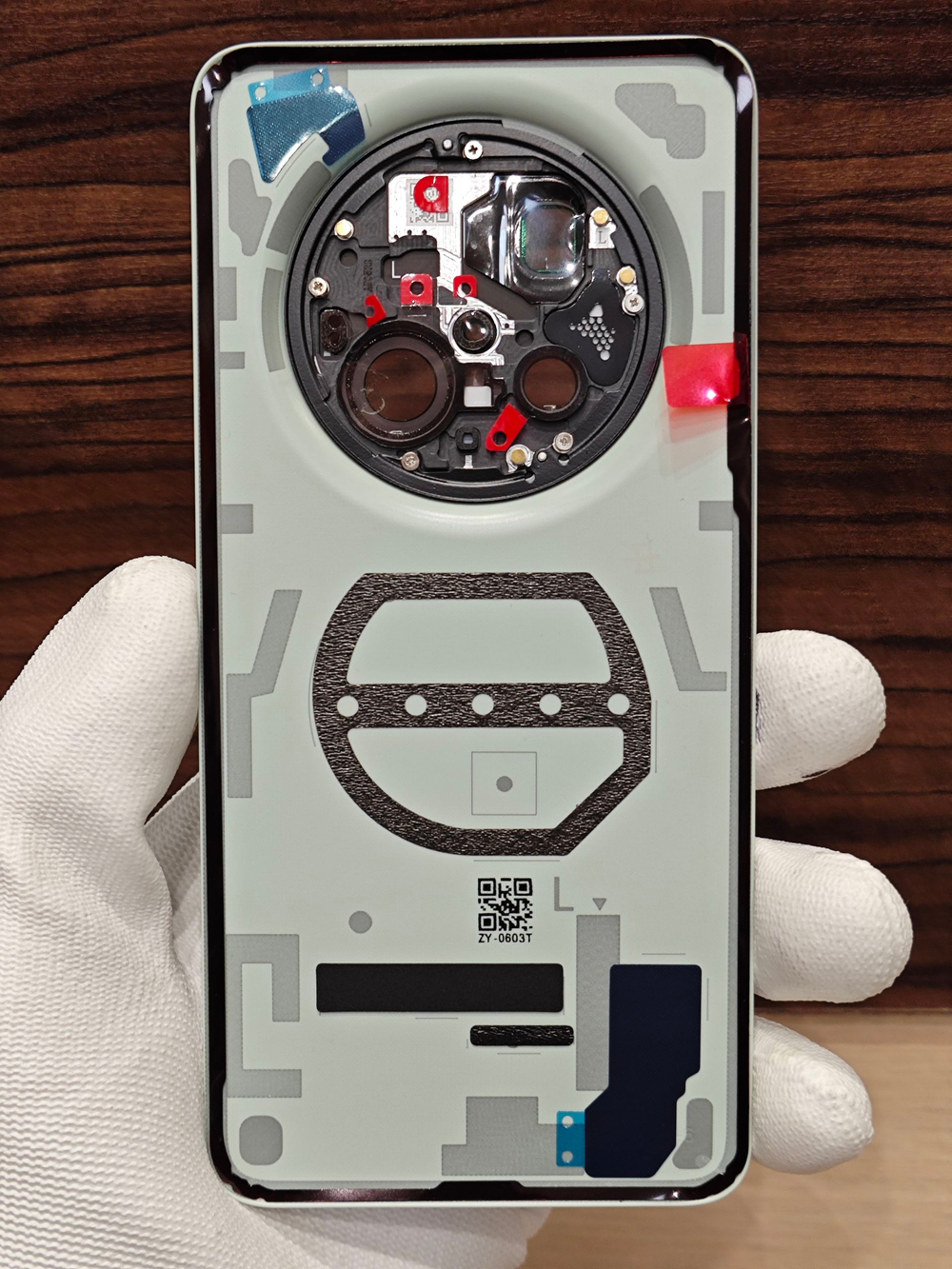 Задняя крышка OPИГИHAЛ для HUAWEI Mate 70 Pro (PLR-L29) - задняя пластиковая панель. Цвет: Светло Зелёный / Green