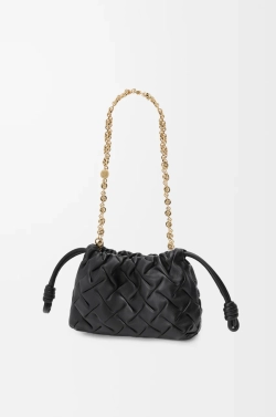 Loewe Сумка-мини Flamenco из жатой телячьей кожи наппа, черный