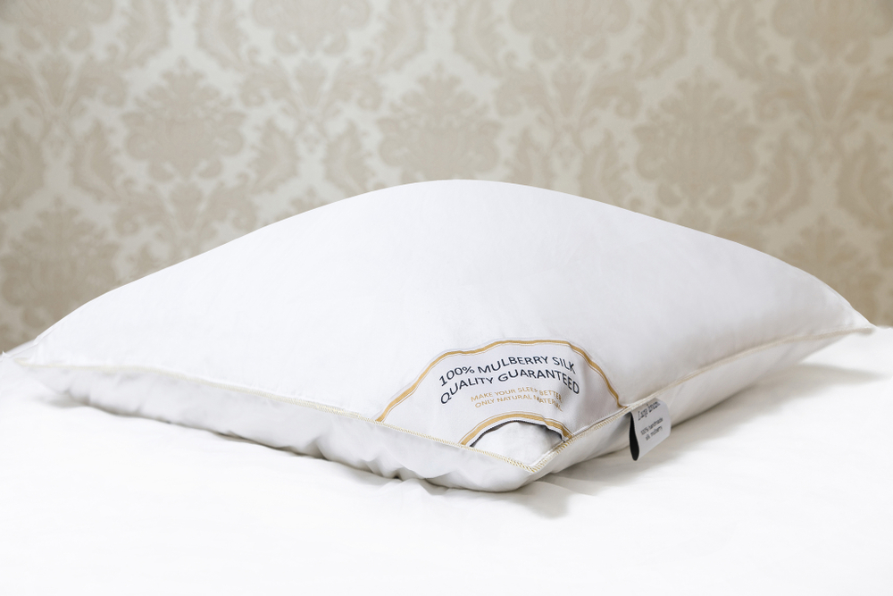 Подушка средняя 70х70 Luxe Dream Premium Silk PC1008