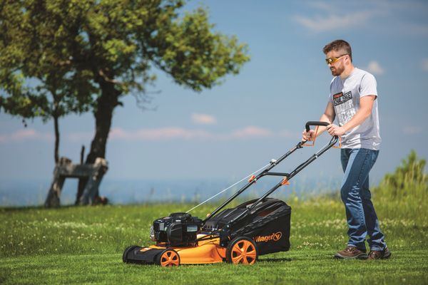 Аккумуляторная газонокосилка Villager FUSE: выбираем идеальный вариант для участка от 4 соток
