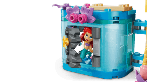 Конструктор LEGO Disney 43285 Ariel's Magical Mini Palace