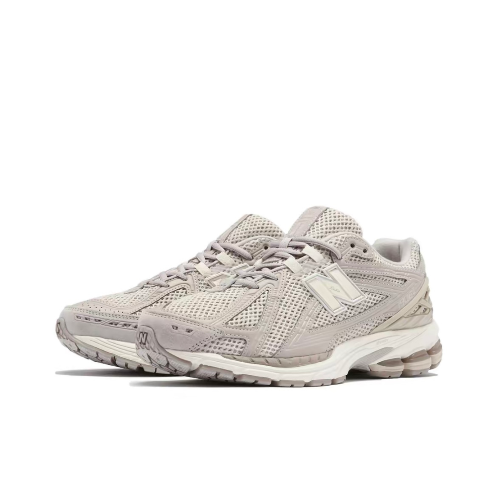 alt="Замшевые накладки и сетка на New Balance 1906R Beige Cream M1906RL"