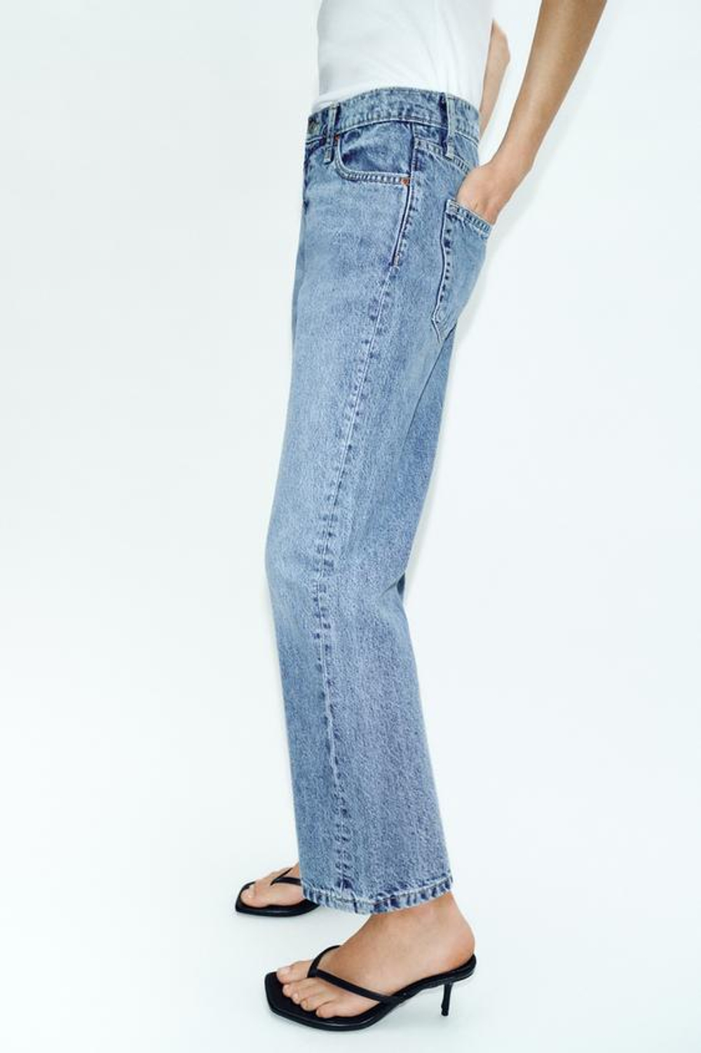 Z1975 УКОРОЧЕННЫЕ ДЖИНСЫ С СРЕДНЕЙ ЛИНИЕЙ ТАЛИИ - ZARA
