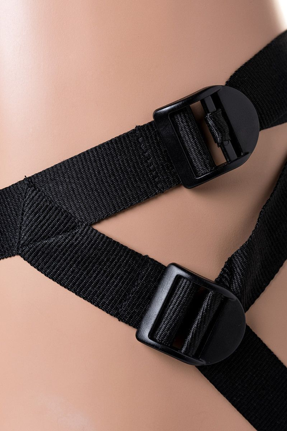Телесный страпон Harness с вагинальной пробкой - 19,5 см.