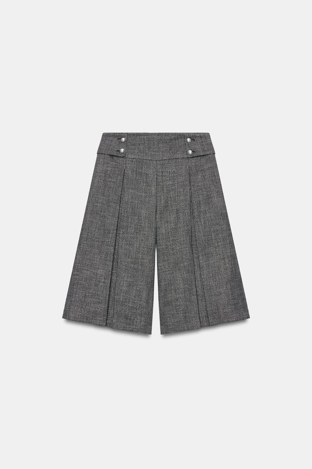 ZARA ДЛИННЫЕ ШОРТЫ С ЖЕМЧУЖНЫМИ ПУГОВИЦАМИ, БЕЛЫЙ/ЧЕРНЫЙ