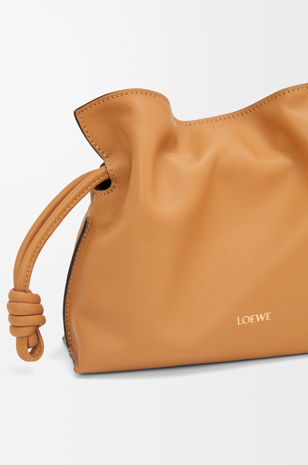 Loewe Мини-клатч Flamenco из телячьей кожи наппа, светло-коричневый