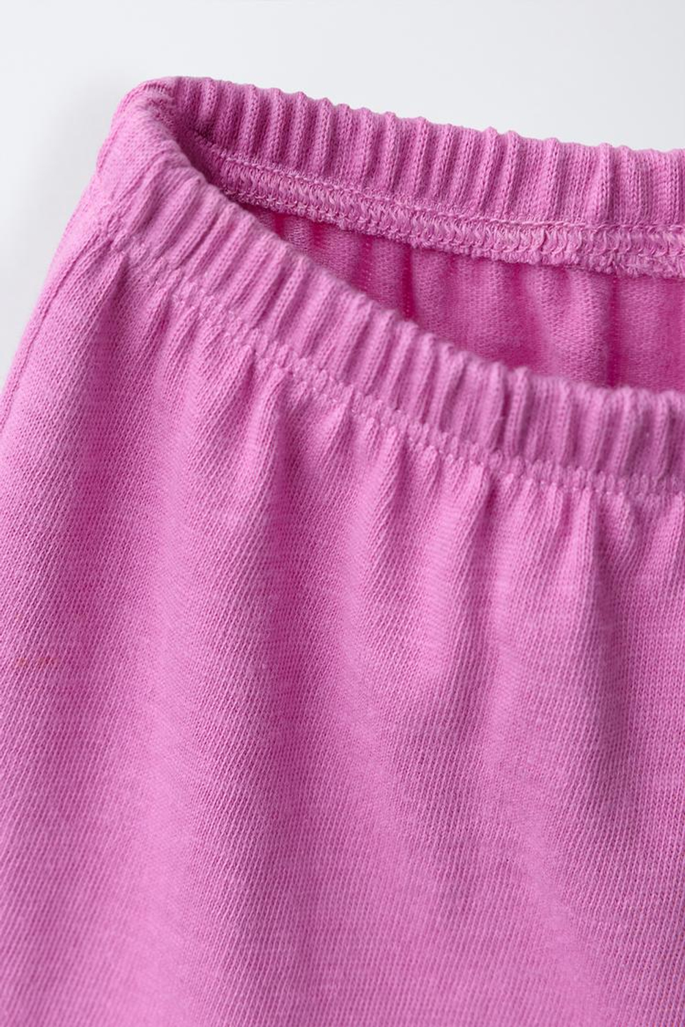 ZARA КОМПЛЕКТ ИЗ ФУТБОЛКИ И БЛУМЕРОВ, СВЕТЛАЯ МАЛЬВА
