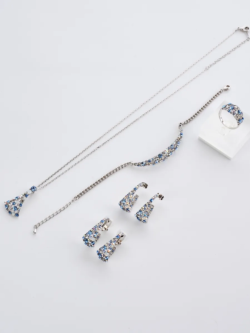 Клипсы Россыпь из голубых камней Swarovski