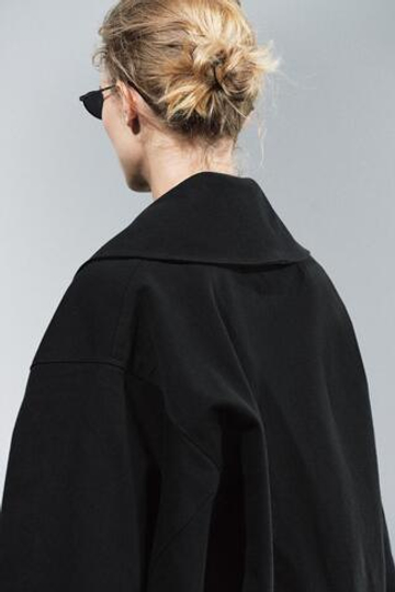 ZARA КОРОТКАЯ КУРТКА С ПРЯЖКОЙ — ZW COLLECTION, ЧЕРНЫЙ