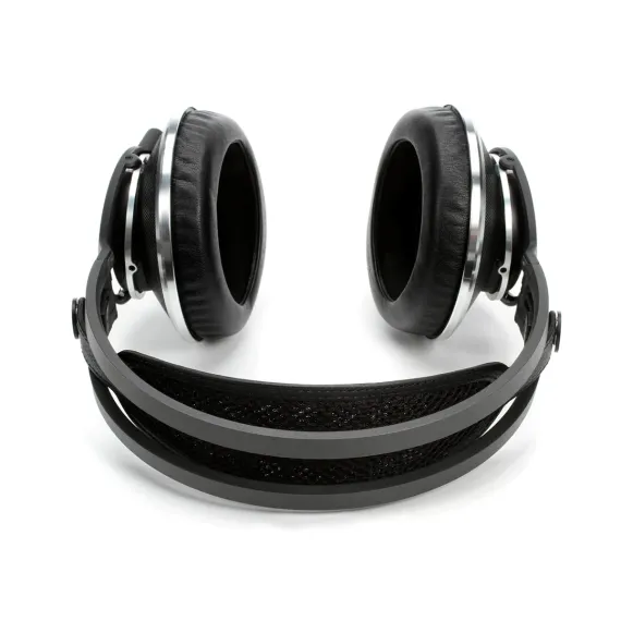 AKG K812