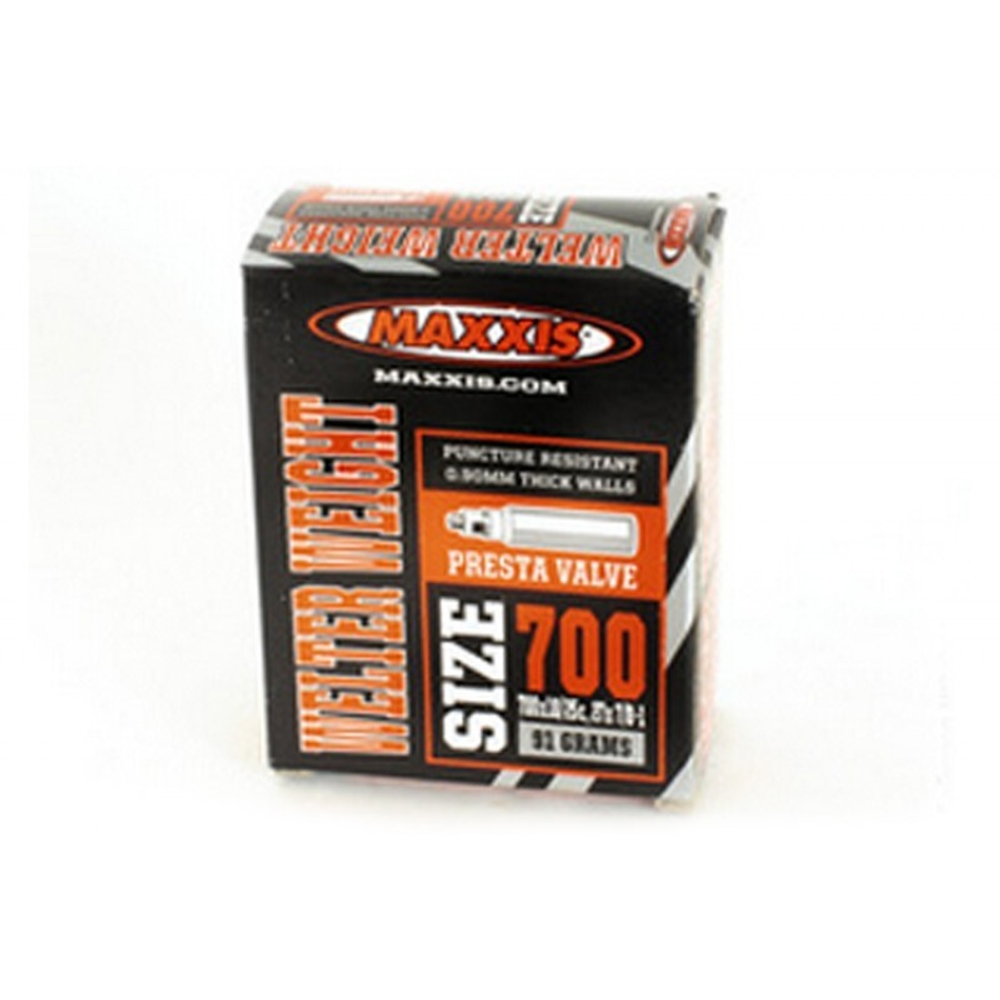 Камера Maxxis Welter Weight 700x25/32C 0.9 мм вело нип. 48 мм (IB93836100)