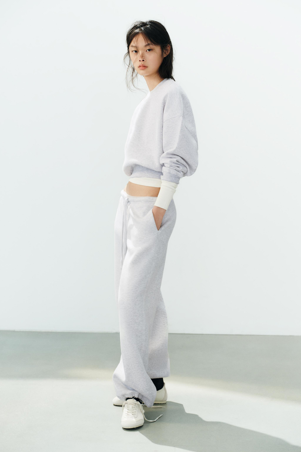 БАЗОВЫЕ ПРЯМЫЕ БРЮКИ С РЕГУЛИРУЕМЫМ НИЗОМ — ZARA