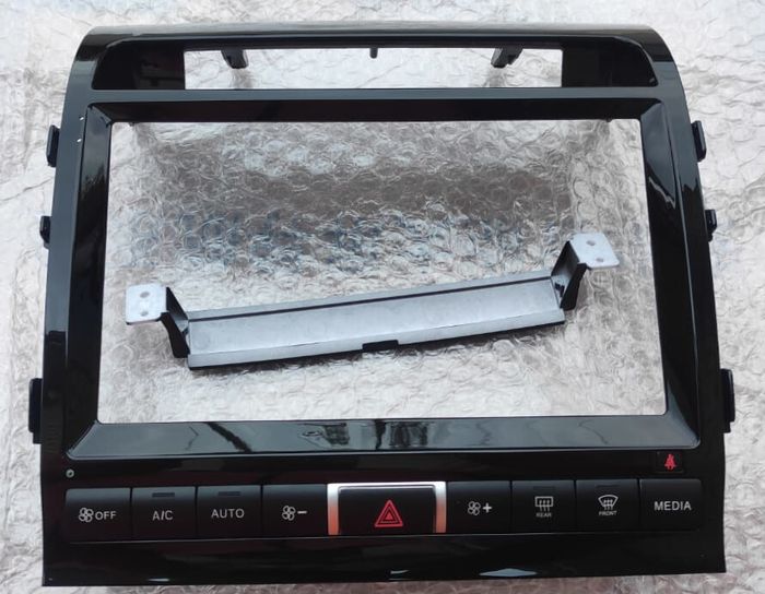 Магнитола для Toyota Land Cruiser 200 2007-2015 (климат на ШГУ) - Kuberg SF-1620-3-ABC QLed, Android 12, Быстрая, CarPlay, 4G SIM-слот