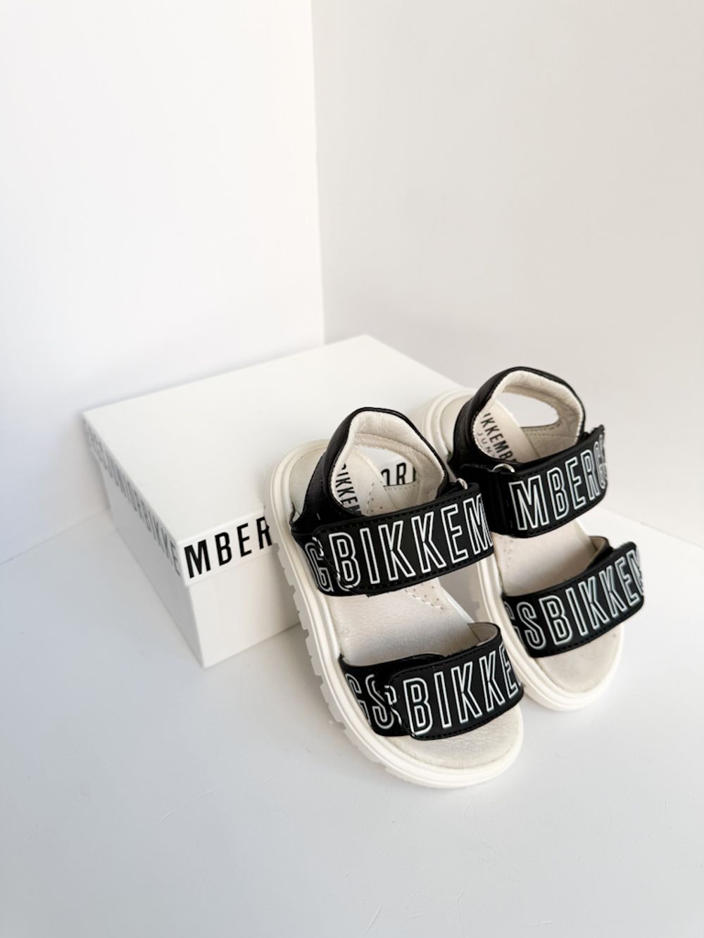 Новые сандалии Bikkembergs, 24