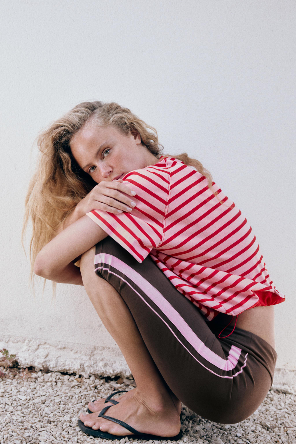 ФУТБОЛКА В ПОЛОСКУ СО СТОППЕРАМИ — ZARA