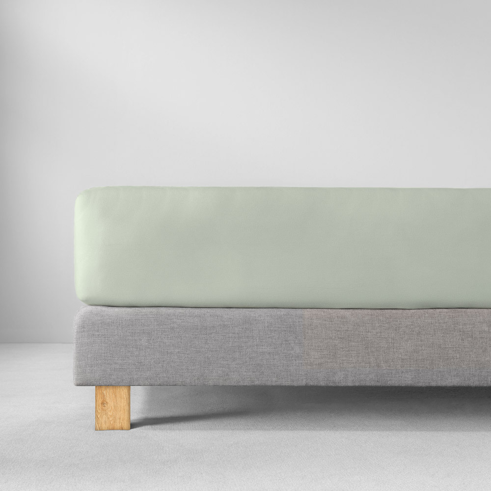 Простыня на резинке 150x200 Estella 565 verde светло-зеленая