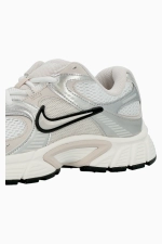 Кроссовки Nike V5 RNR для женщин - серебряный