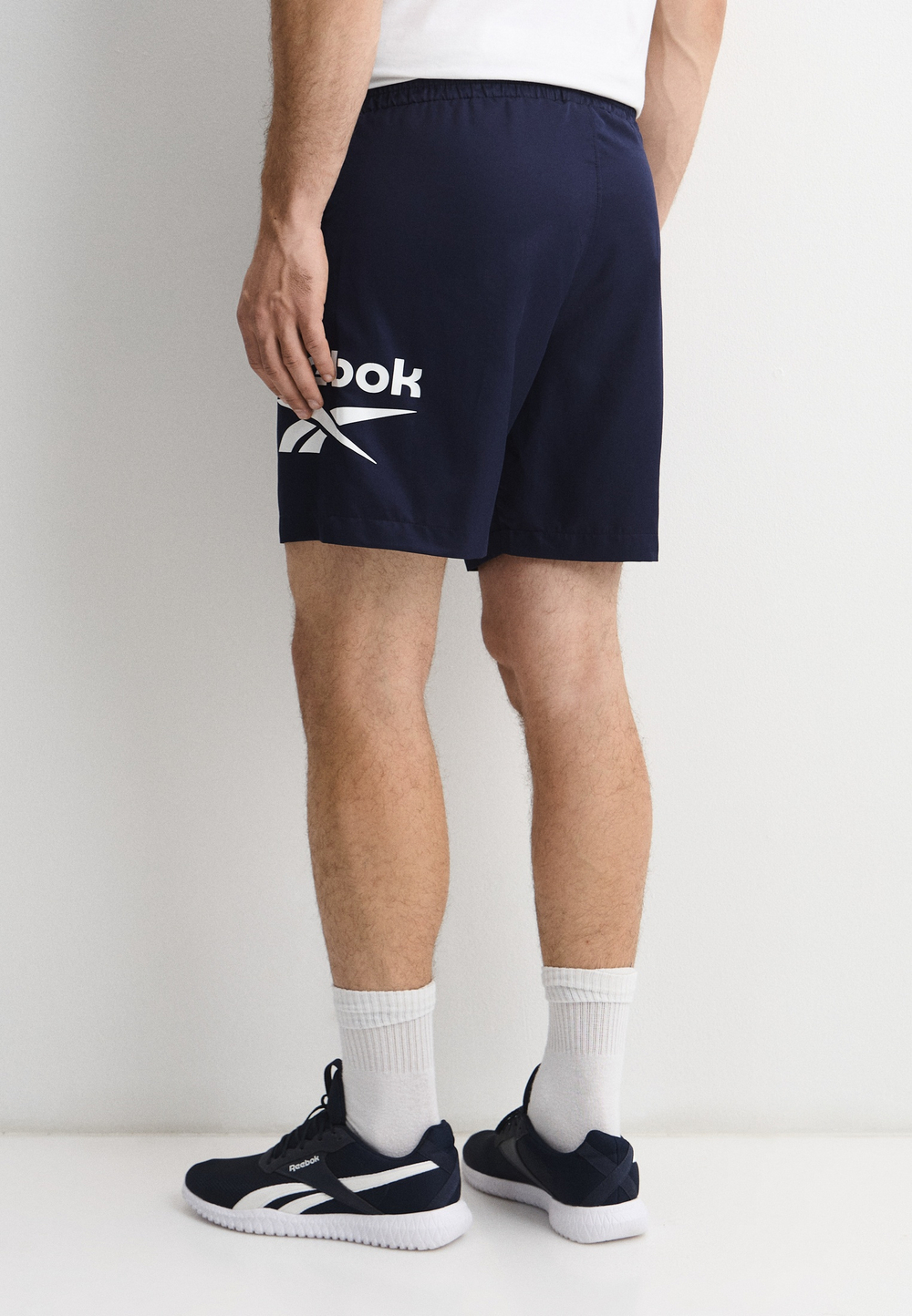 Шорты спортивные мужские REEBOK ID 1-COLOR LOGO 7" WOVEN SHORT