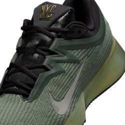 Мужские кроссовки теннисные Nike Zoom Vapor Pro 3 Clay Premium - camo green/pure platinum/metallic gold
