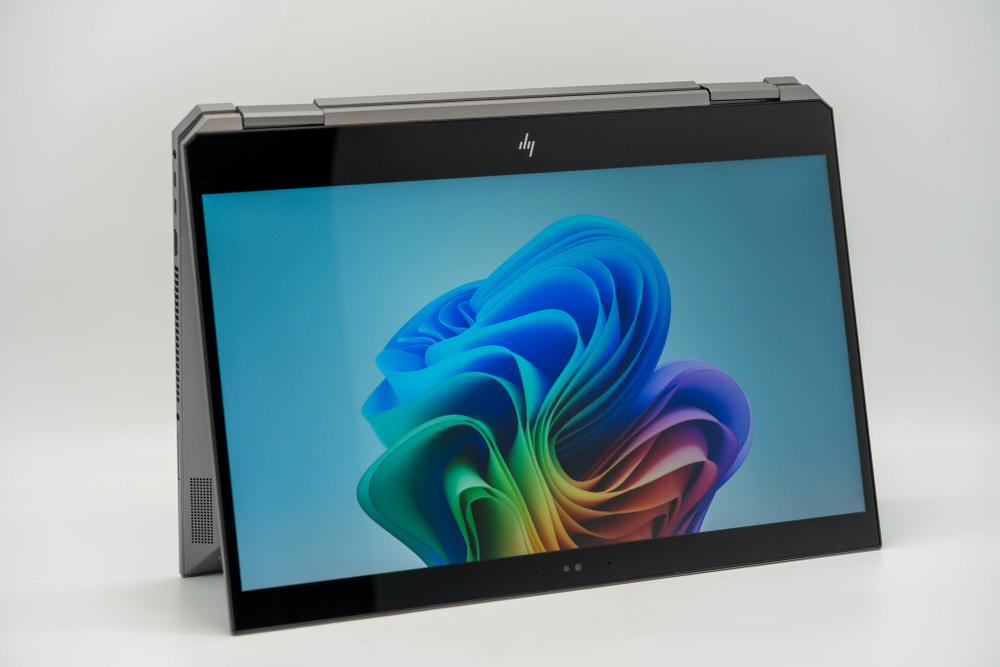 HP ZBook Studio x360 G5 ( Xeon E-2176M / Quadro P1000 )
