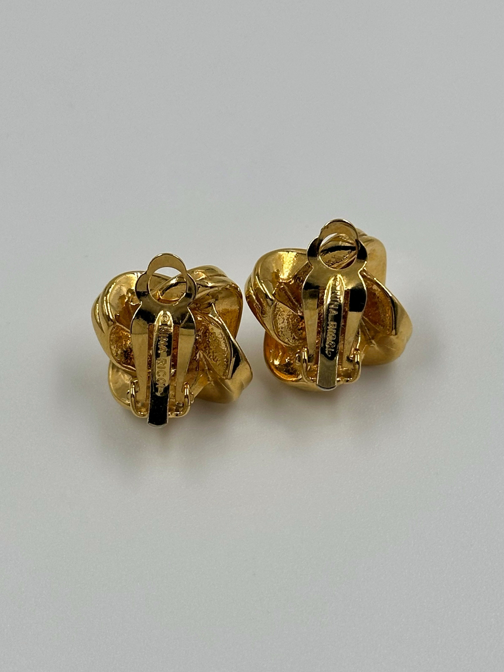 Клипсы с «жемчугом» Nina Ricci