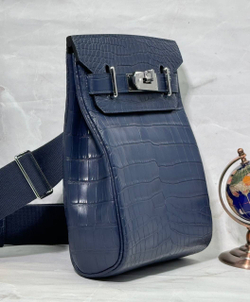 Сумка-слинг Hermes из кожи крокодила