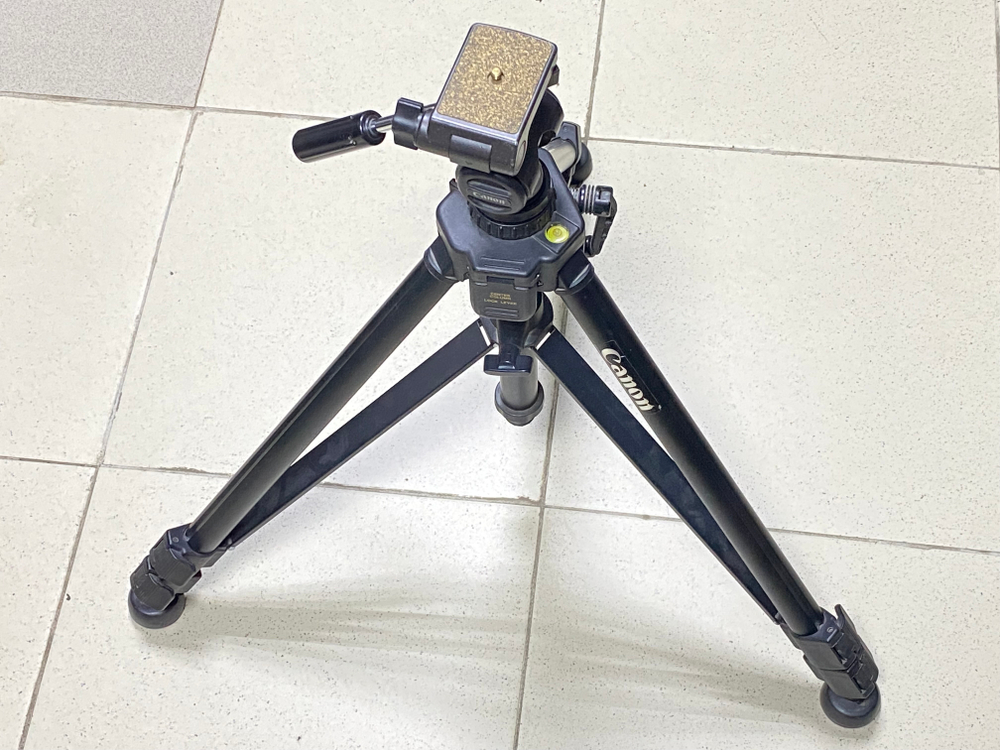 Canon Deluxe Tripod 10 T-0004