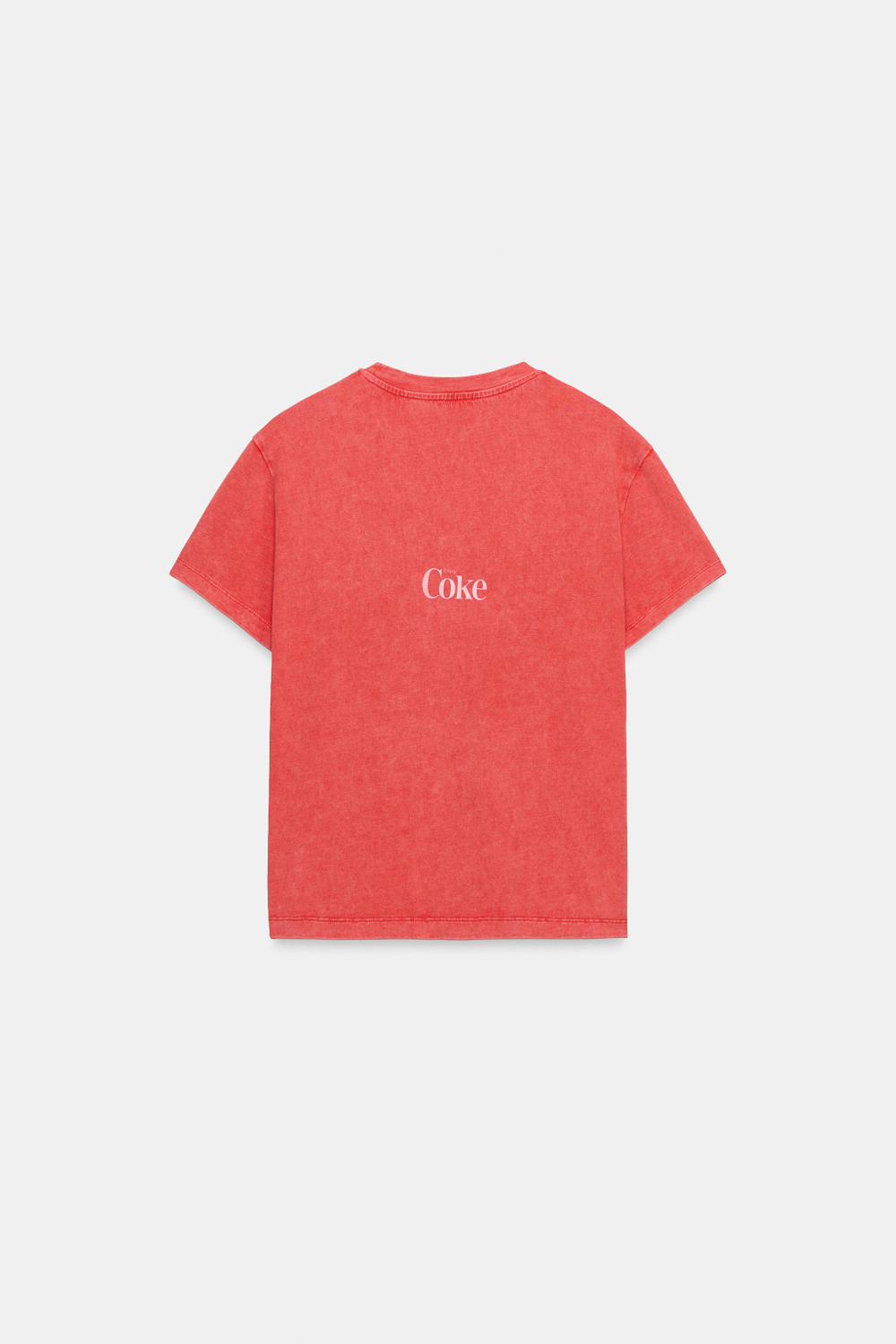 ФУТБОЛКА С ЭФФЕКТОМ ПОТЕРТОСТИ COCA-COLA® — ZARA