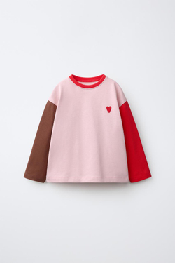 ZARA ФУТБОЛКА КОЛОР-БЛОК С СЕРДЦЕМ, МЯГКИЙ РОЗОВЫЙ