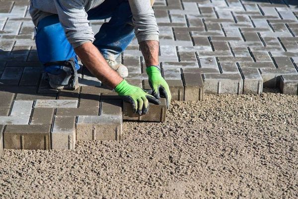 Гарцовка тротуарной плитки: что это, когда применяется? Гарцовка тротуарной плитки: что это, когда применяется?