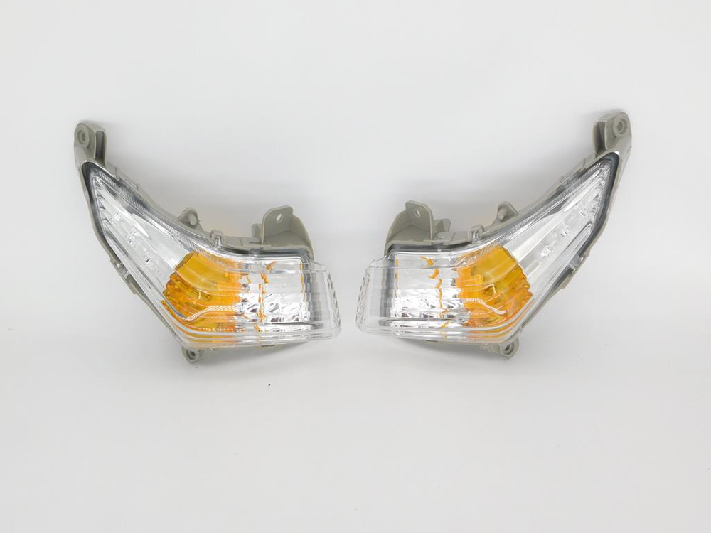 поворотники передние Suzuki GSR400 600 06-12