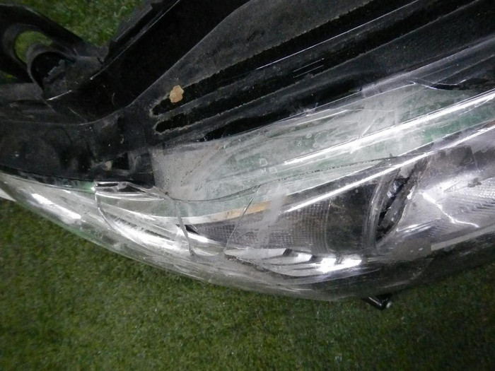 Битая Фара правая Toyota Camry xv70 (2020-н.в.) LED