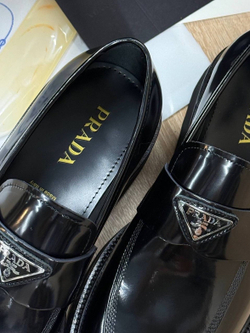 Лоферы Prada