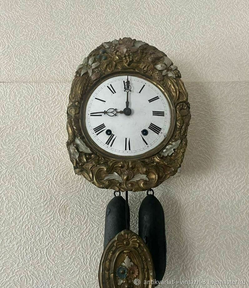 Старинные настенные часы