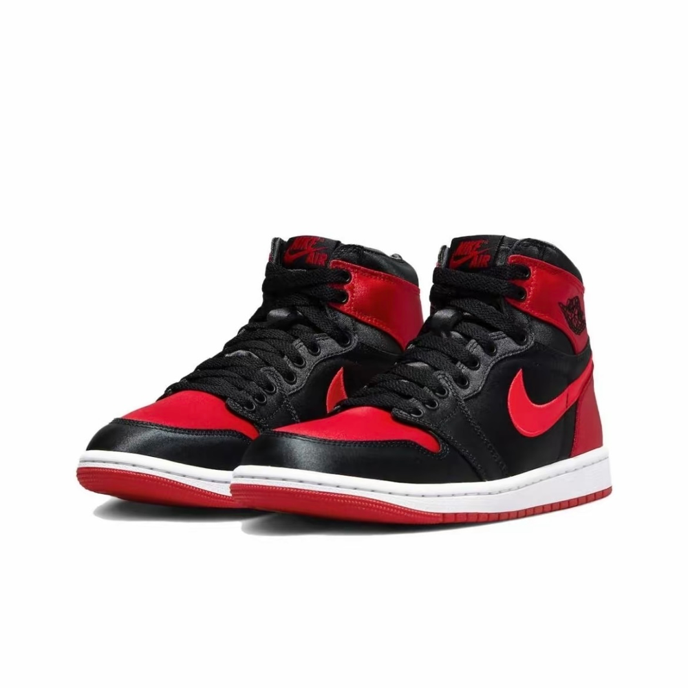 Nike Air Jordan 1 Retro High OG Satin Bred