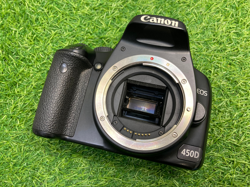 Canon EOS 450D Kit 18-55mm 3.5-5.6 22.000 кадров