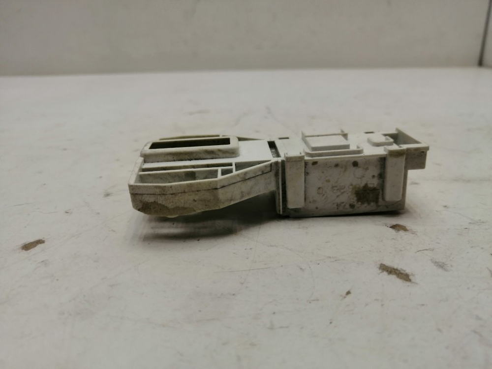 BWSA61051 кт117 Блокировка люка для стиральной машины Indesit BWSA 61051 б/у