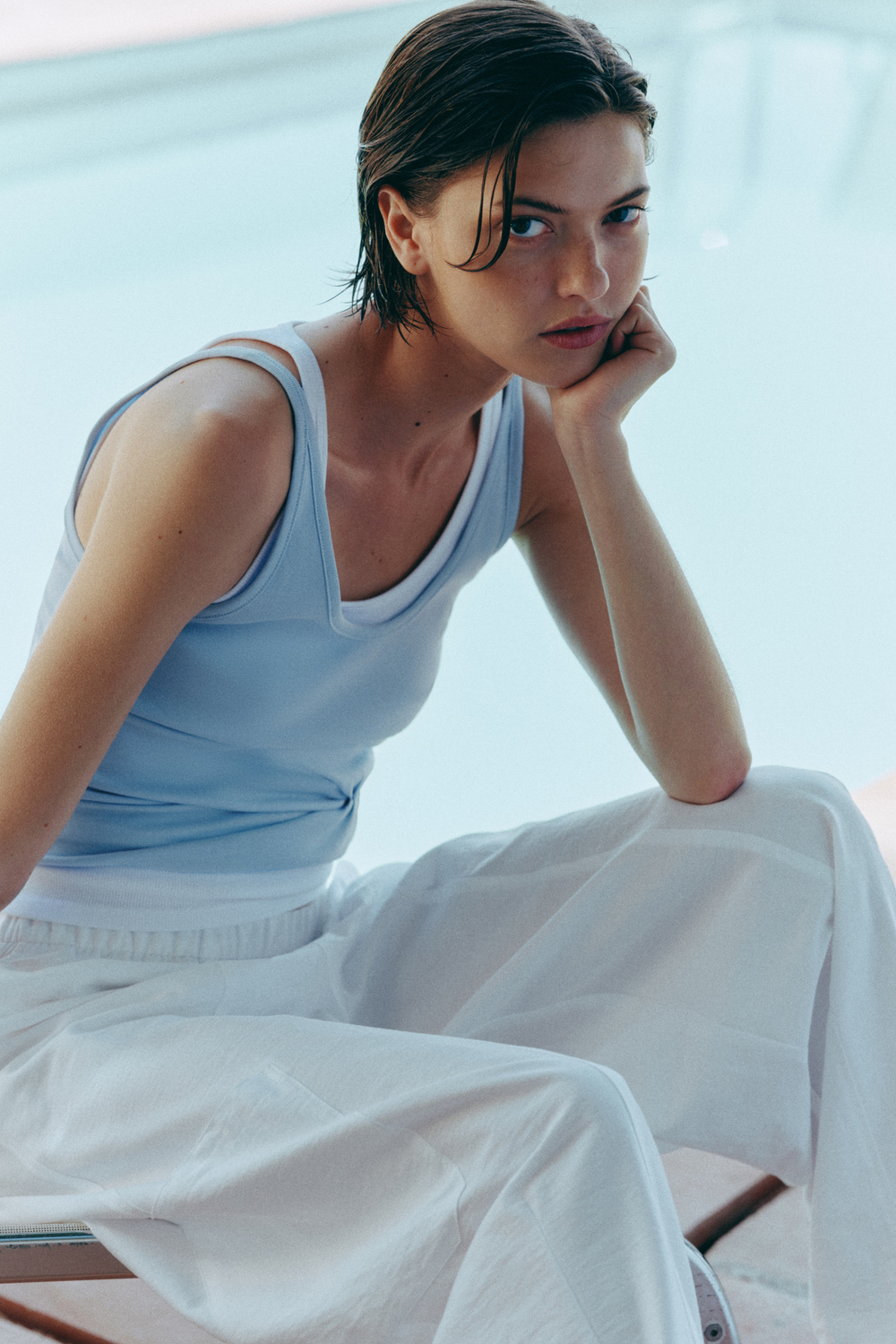 Топ без рукавов с вышивкой - H&M